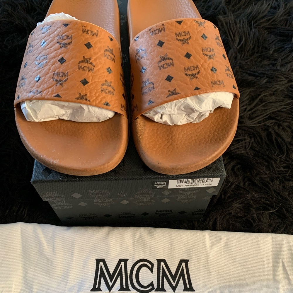 MCM - Tan slides